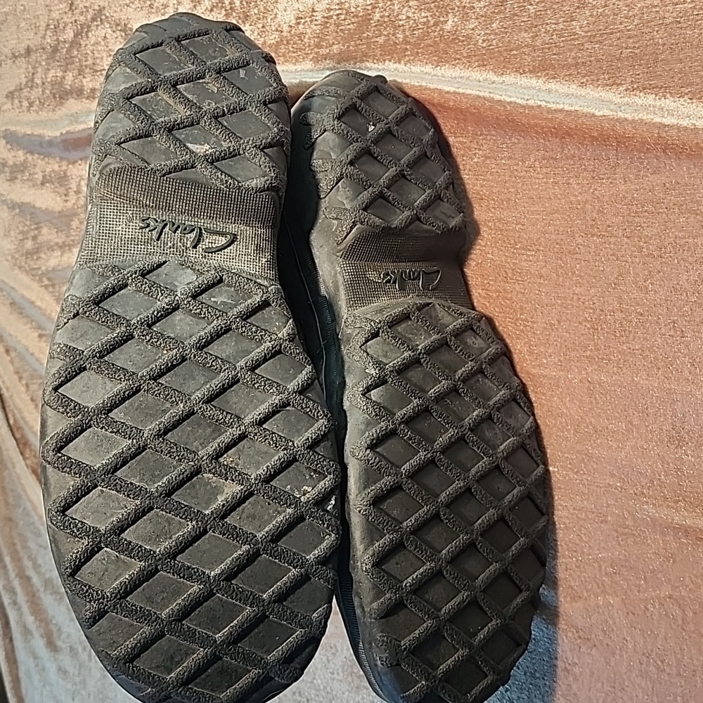 Clarks Leather Waterproof Muckers - Picture 2 of 5